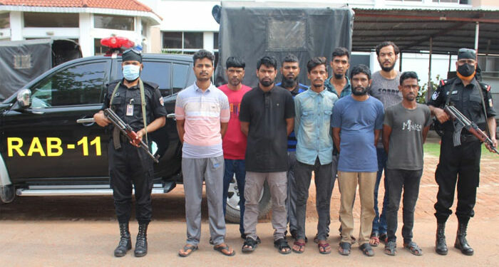 অস্ত্রসহ ৯ ডাকাত গ্রেফতার