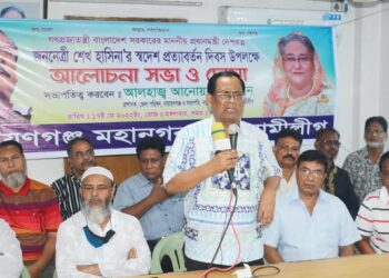 ‘২০০১ সালের বিপর্যয়ে অনেকেই পালিয়েছে’ আনোয়ার হোসেন