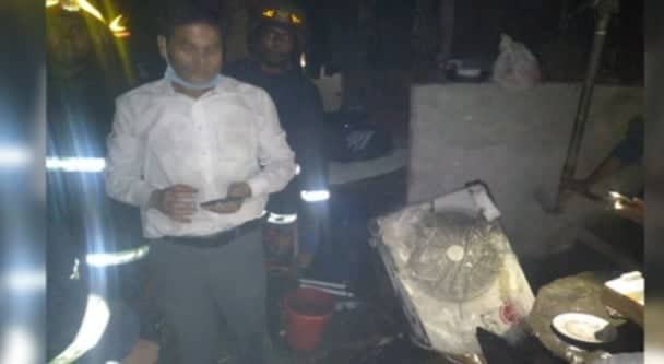 শহরের এলজি শোরুমের গোডাউনে আগুন