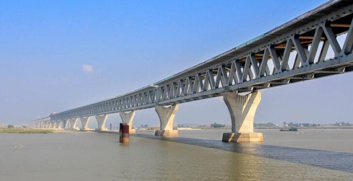 পাঁচ মিনিটে পদ্মা পাড়ি, তিন ঘণ্টায় ঢাকা