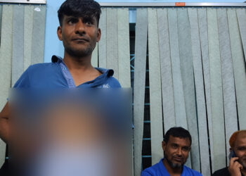 ফতুল্লায় শ্রমিক লীগ নেতাকে বিবস্ত্র করে মারধর