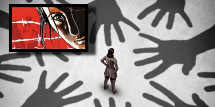 বন্দরে মেম্বারের হুমকিতে এলাকাছাড়া ধর্ষিতার পরিবার