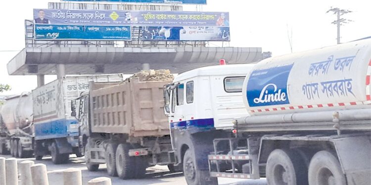 ঢাকা – নারায়ণগঞ্জ বাইপাসে ভোগান্তি চরমে