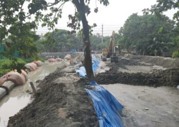 দূর্ণীতির মহোৎসব : আইডব্লিটিএ এর শেল্টারে বালু উত্তোলন