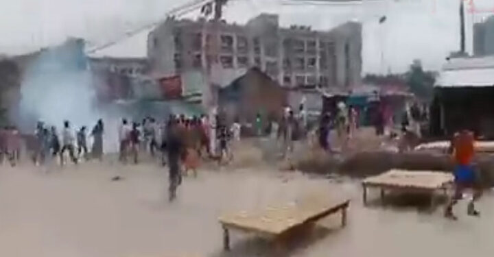 র‌্যাব-পুলিশের সঙ্গে বিহারিদের সংঘর্ষ : আহত ২০