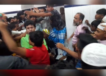 সিদ্ধিরগঞ্জে বিহারী মসজিদে হামলার শিকার পুলিশ ও সাংবাদিক