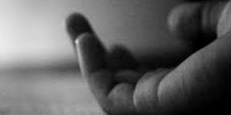 ফতুল্লায় টিনের চালা থেকে পড়ে কারখানা শ্রমিকের মৃত্যু