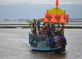 সোনারগাঁয়ে বরযাত্রীর ট্রলারে ডাকাতি, আহত ১২