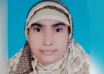 বিয়ের দাবিতে অবস্থান নেয়া নারীকে পিটিয়ে হত্যা