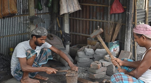 ঈদে বাড়তী আয় আর কামারদের সম্মানটাই খুব আনন্দের