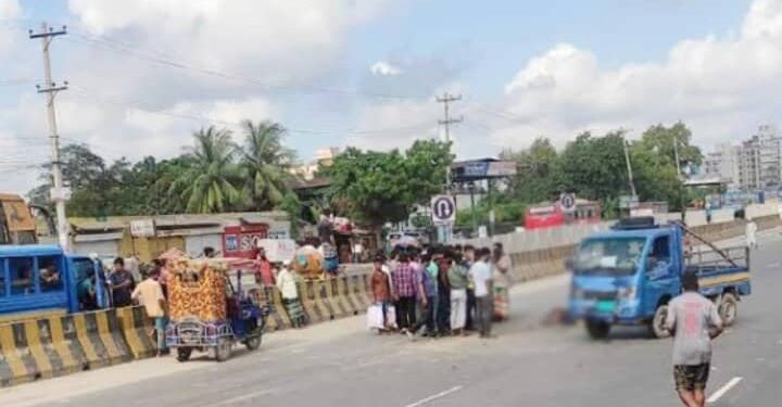 মহাসড়কে বাসের চাপায় পিকআপ চালক নিহত