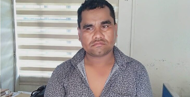 চাঁদাবাজিকালে র‍্যাবের হাতে ট্রাফিক ইন্সপেক্টর আটক !