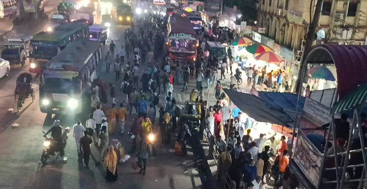 নাড়ির টানে বাড়ি ফেরা : শিমরাইলে দীর্ঘ অপেক্ষা