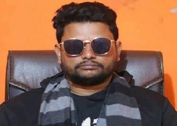 রূপগঞ্জে সন্ত্রাসীর রগ কাটলো প্রতিপক্ষরা, পরিস্থিতি থমথমে