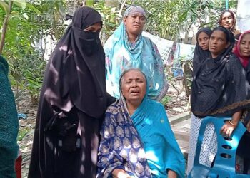 ‘ছোট বাচ্চাটাকেও বাঁচতে দিলো না’