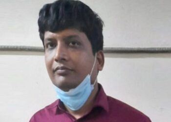 বেআইনী কর্মকান্ডে আইনজীবীর জামিন