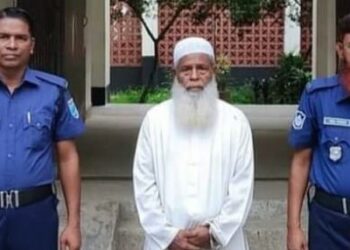 আড়াইহাজার থেকে ছদ্মবেশী শীর্ষ ডাকাত গ্রেফতার