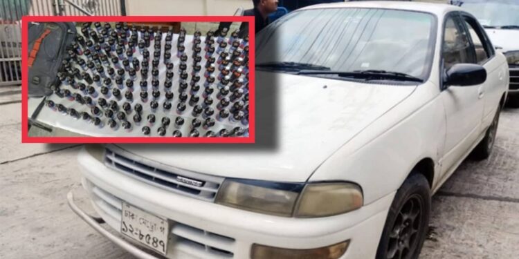 হাইওয়েতে গাড়ী ও ফেনসিডিল ফেলে দৌড়