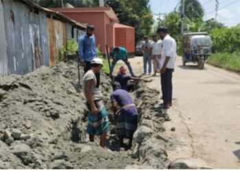 সোনারগাঁয়ে অবৈধ চুনা ফ্যাক্টরী গুড়িয়ে দিয়েছে তিতাস