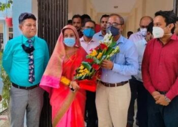 প্রশংসায় আড়াইহাজারে স্বাস্থ্য কমপ্লেক্স : পরিদর্শনে অতিরিক্ত সচিব