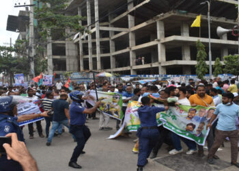 নারায়ণগঞ্জে পুলিশ-বিএনপি সংঘর্ষ (ছবির অ্যালবাম)