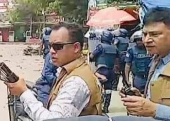 চায়নিজ রাইফেল দিয়ে গুলি করেন ডিবির এসআই কনক