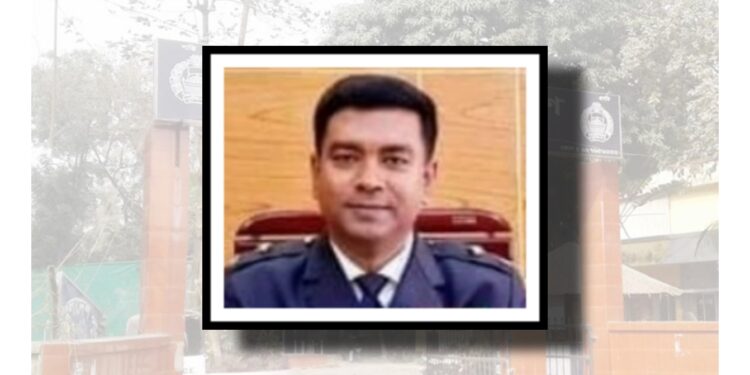 এবার ডাকাতের কবলে ওসি