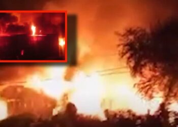 সিদ্ধিরগঞ্জে অগ্নিকাণ্ড : ঝুটের গোডাউন পুড়ে ছাই