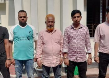 তুচ্ছ ঘটনায় রূপগঞ্জে শিক্ষার্থীকে কুপিয়ে যখম, আটক ৫