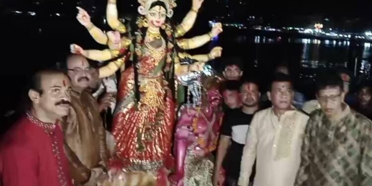 আনন্দ-বিষাদে নারায়ণগঞ্জে দেবী দুর্গা মায়ের বিদায়