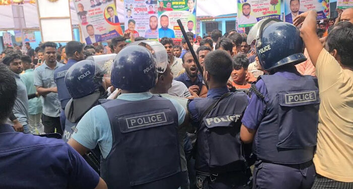 রূপগঞ্জে সেচ্ছাসেবক লীগের কর্মী সম্মেলন ঘিরে উত্তেজনা
