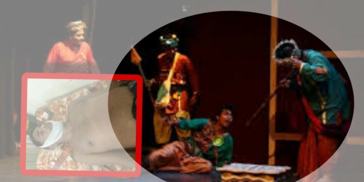 আড়াইহাজার : মঞ্চনাটকে যুবককে ঘুসি মেরে হত্যা !