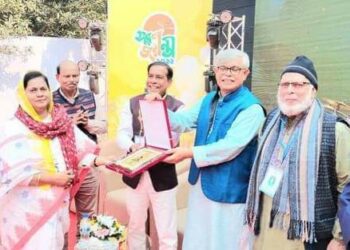 ‘আমাদের প্রচুর বই পড়তে হবে’- আনিসুল হক