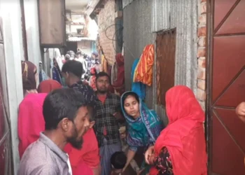 ফতুল্লায় গ্যাস লিকেজ থেকে আগুন, মা-মেয়ে দগ্ধ