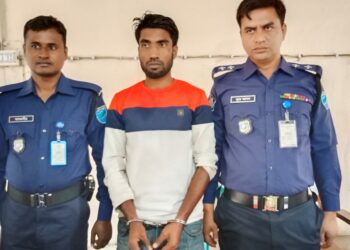 আড়াইহাজারে প্রবাসীর স্ত্রীকে ধর্ষণের মামলায় নাসির গ্রেফতার