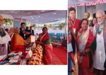 বাংলা একাডেমির সম্মানসূচক ফেলোশিপ গ্রহণ করলেন আইভী