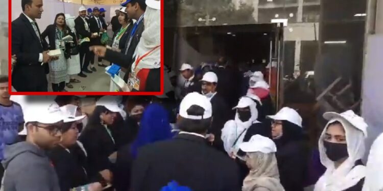 নারায়ণগঞ্জ আইনজীবী সমিতির ভোট গ্রহণ চলছে