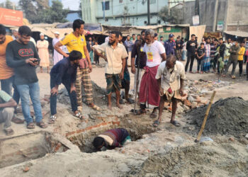 ‘তিতাসের অসাধু কর্তাদের এই ভন্ডামী বন্ধ হবে করে ?’