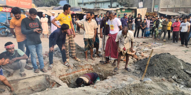 ‘তিতাসের অসাধু কর্তাদের এই ভন্ডামী বন্ধ হবে করে ?’