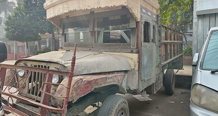 লক্কড়-ঝক্কড় ট্রাকের চক্কর