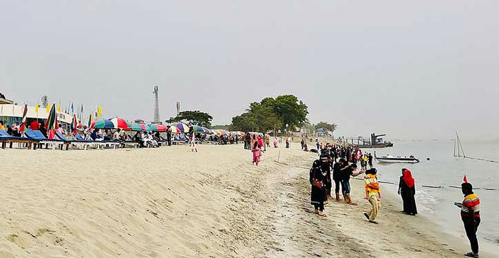 চাঁদপুরের নদীতে শিক্ষার্থীর মৃত্যু, নিখোঁজ ১