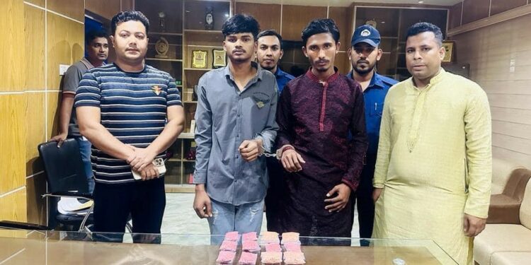 সোনারগাঁয় বিরিয়ানীর দোকানে ইয়াবাসহ আটক ২