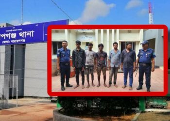 দেশীয় অস্ত্রসহ রূপগঞ্জে ৫ ডাকাত গ্রেফতার