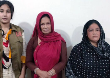 নিজ কন্যাসহ ভণ্ড তান্ত্রিক ‘গুরু মা’ গ্রেপ্তার