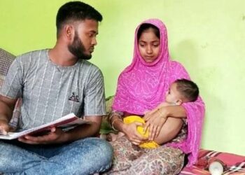 সন্তানকে বাঁচাতে বাবা-মায়ের আকুতি