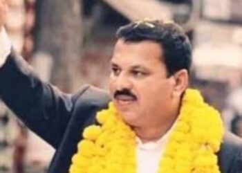 ‘আইন মানেন না আইন প্রণেতা !’