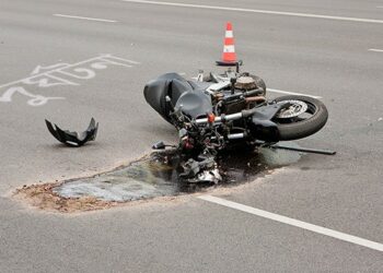 রূপগঞ্জে ট্রাকের ধাক্কায় হোন্ডারোহী নিহত