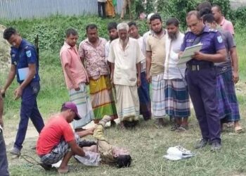 আড়াইহাজারে ডোবা থেকে নৈশপ্রহরীর লাশ উদ্ধার