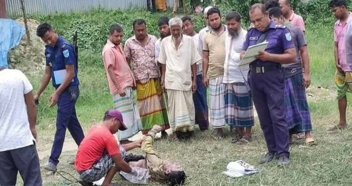 আড়াইহাজারে ডোবা থেকে নৈশপ্রহরীর লাশ উদ্ধার