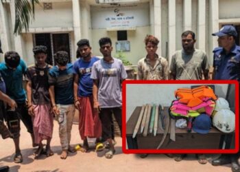 চনপাড়ায় অভিযান : ককটেল ও অস্ত্রসহ গ্রেপ্তার তিন